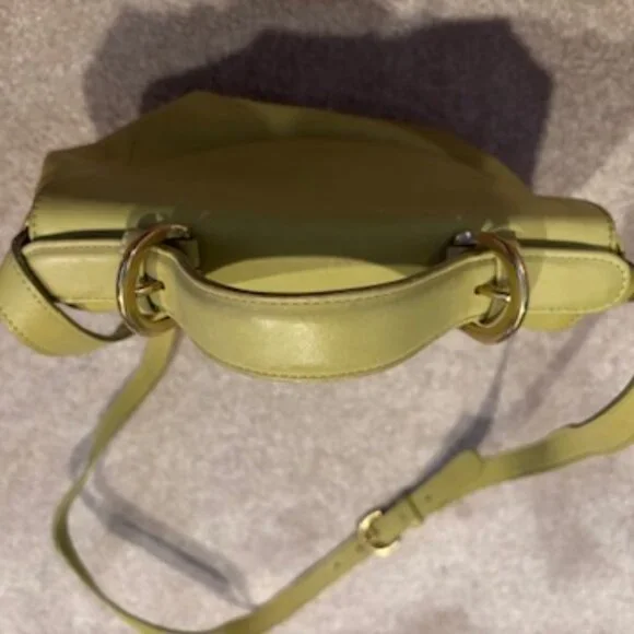 Vintage Coach Leather Chartreuse Cross Body Snap Closure Bag w/ Wallets Included - Picture 6 of 16